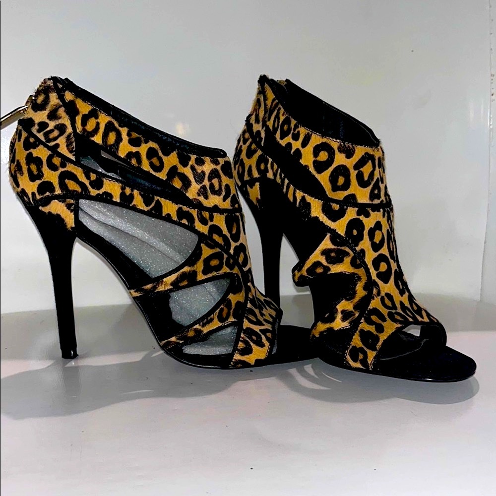 Aldo Brown real leather and Black Stiletto Heels with Cut-Out Design - Picture 4 of 7